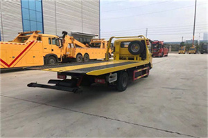 真新非事故拖车